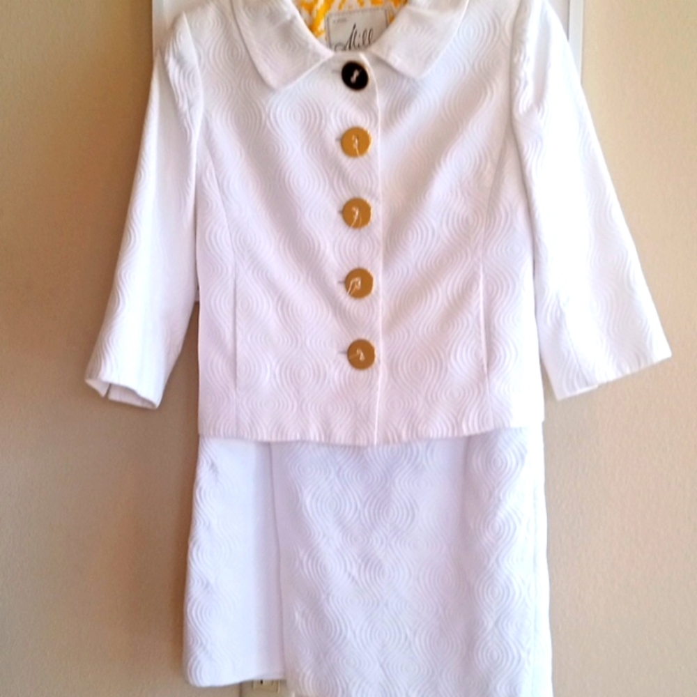 Milly of NY 2 piece white jacquard skirt suit w belt beautiful Milly white jacqu